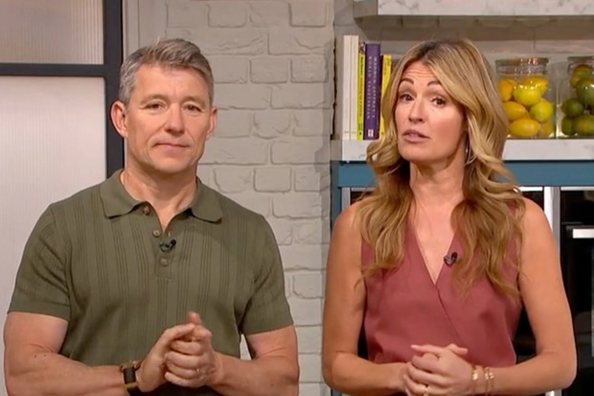 The TV show operator dropped the camera during a live broadcast