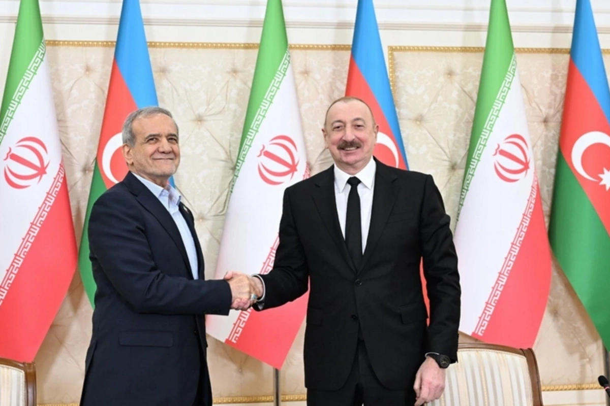 İlham Əliyev Məsud Pezeşkiana zəng edib