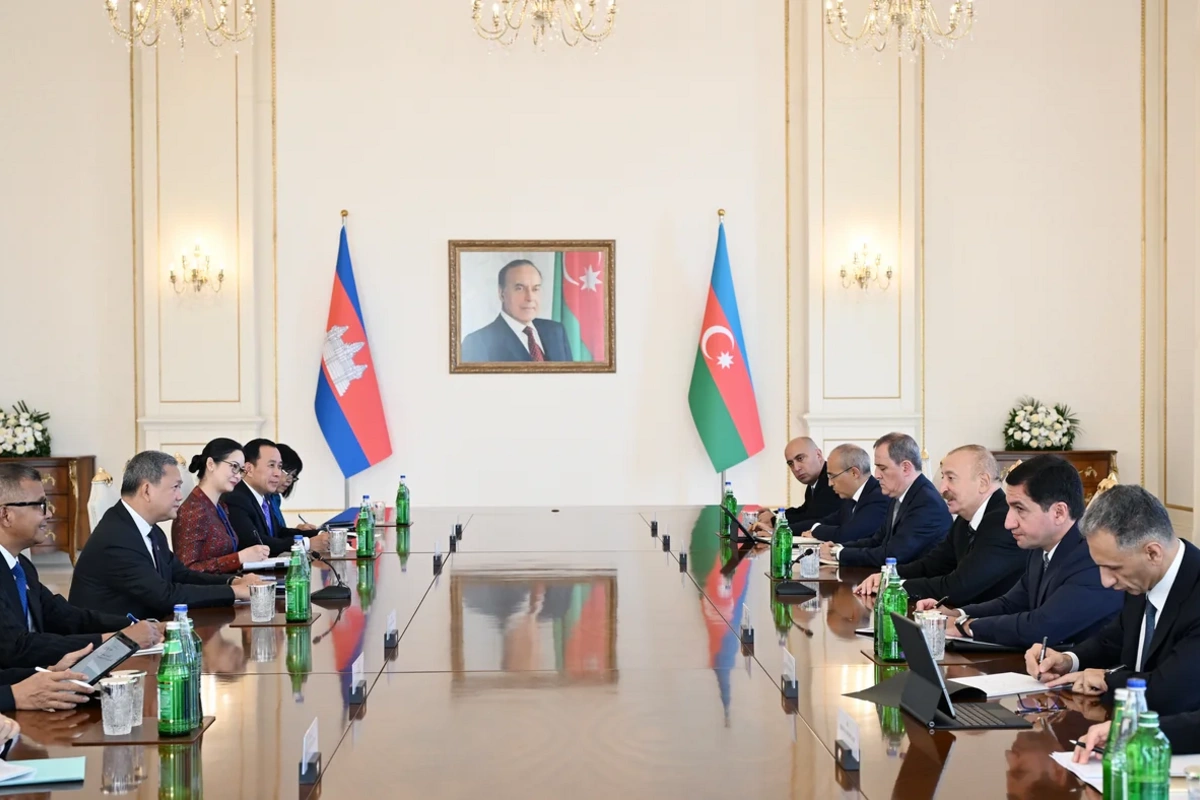 A meeting between the President of Azerbaijan and the Prime Minister of Cambodia was held in an expanded format