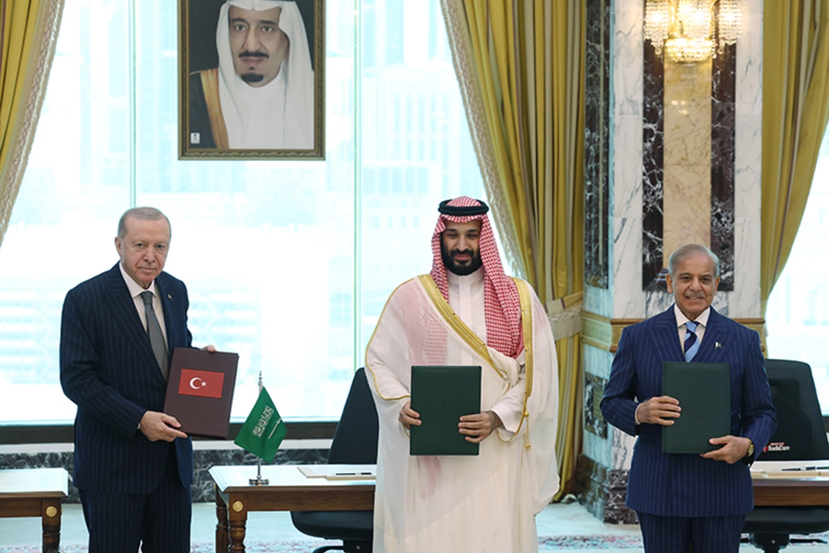 Pakistan, Səudiyyə Ərəbistanı və Türkiyə birgə müdafiə haqqında saziş imzalayıb