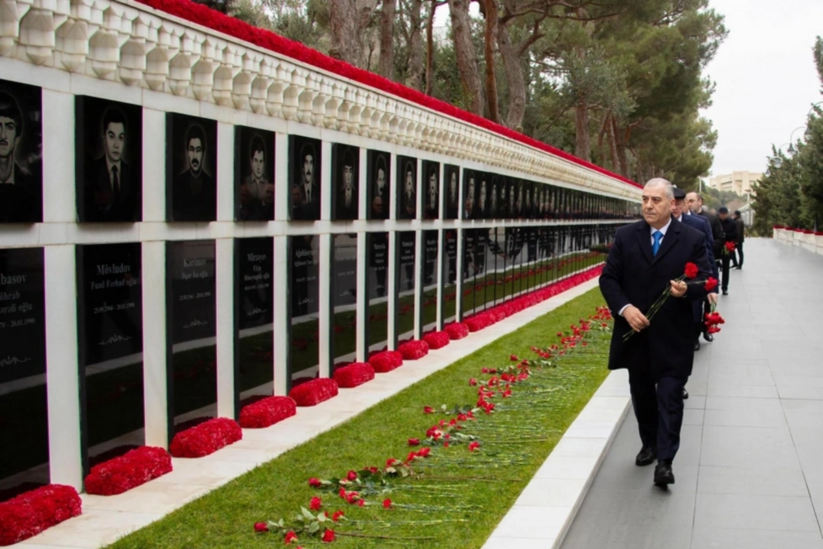 DTX-nin əməkdaşları Şəhidlər xiyabanını ziyarət ediblər