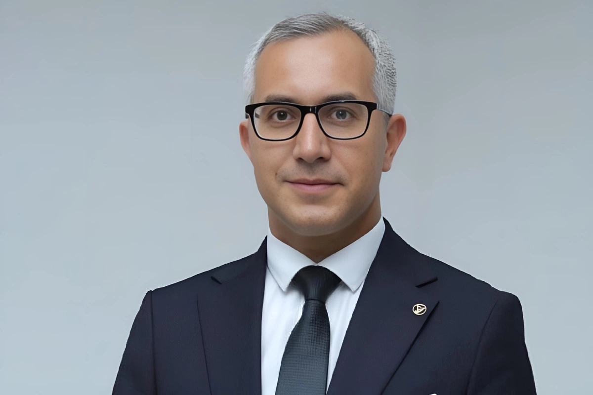 Kamran Əsədovun məhkəmədən FOTOsu