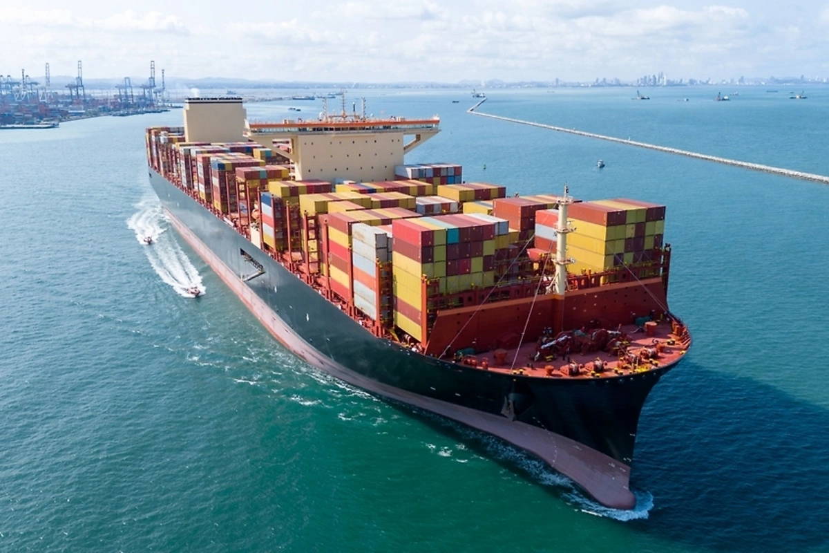 Container ship Safeen Prestige sank in the Strait of Hormuz