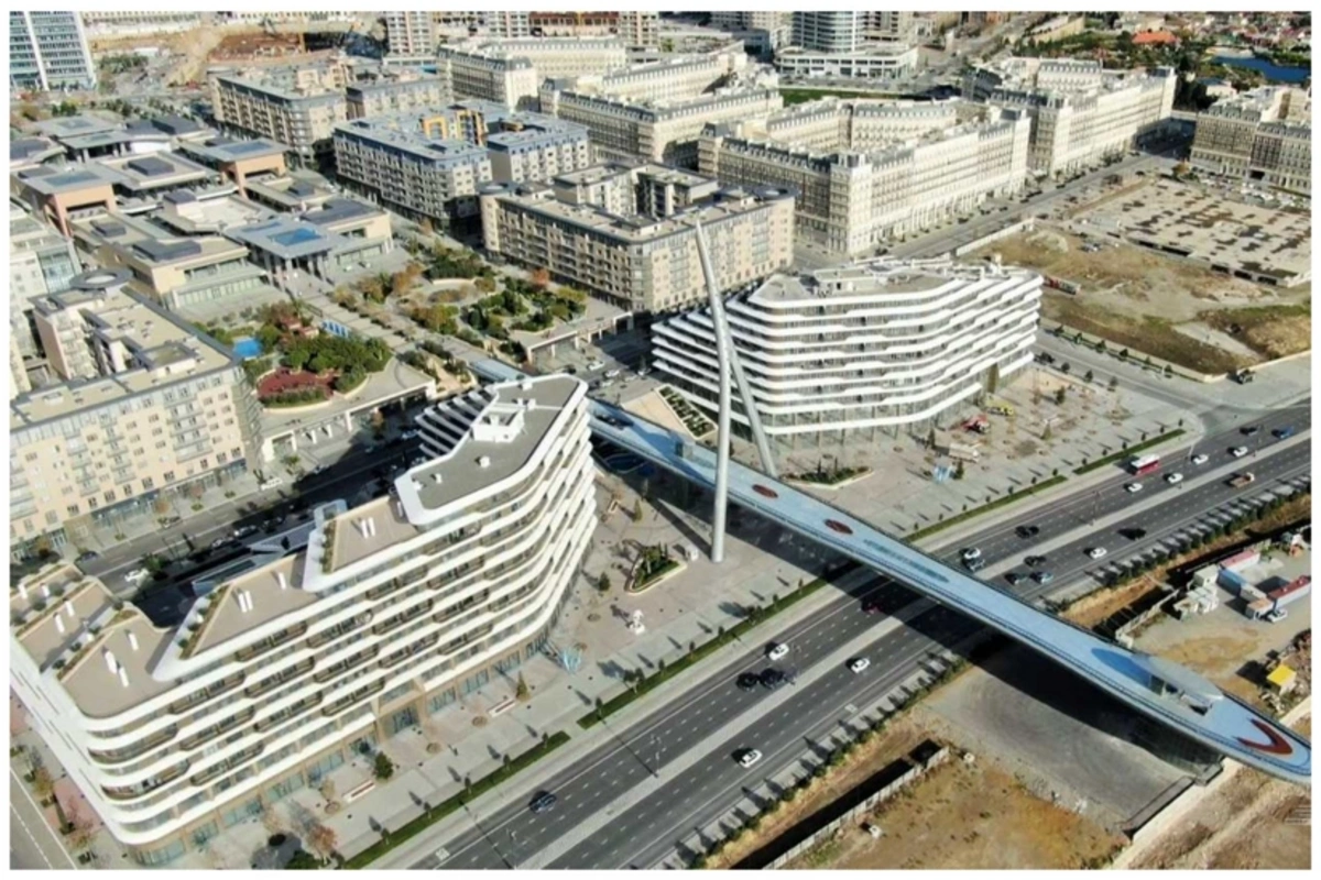 ГААДА: В Баку построен уникальный пешеходный мост