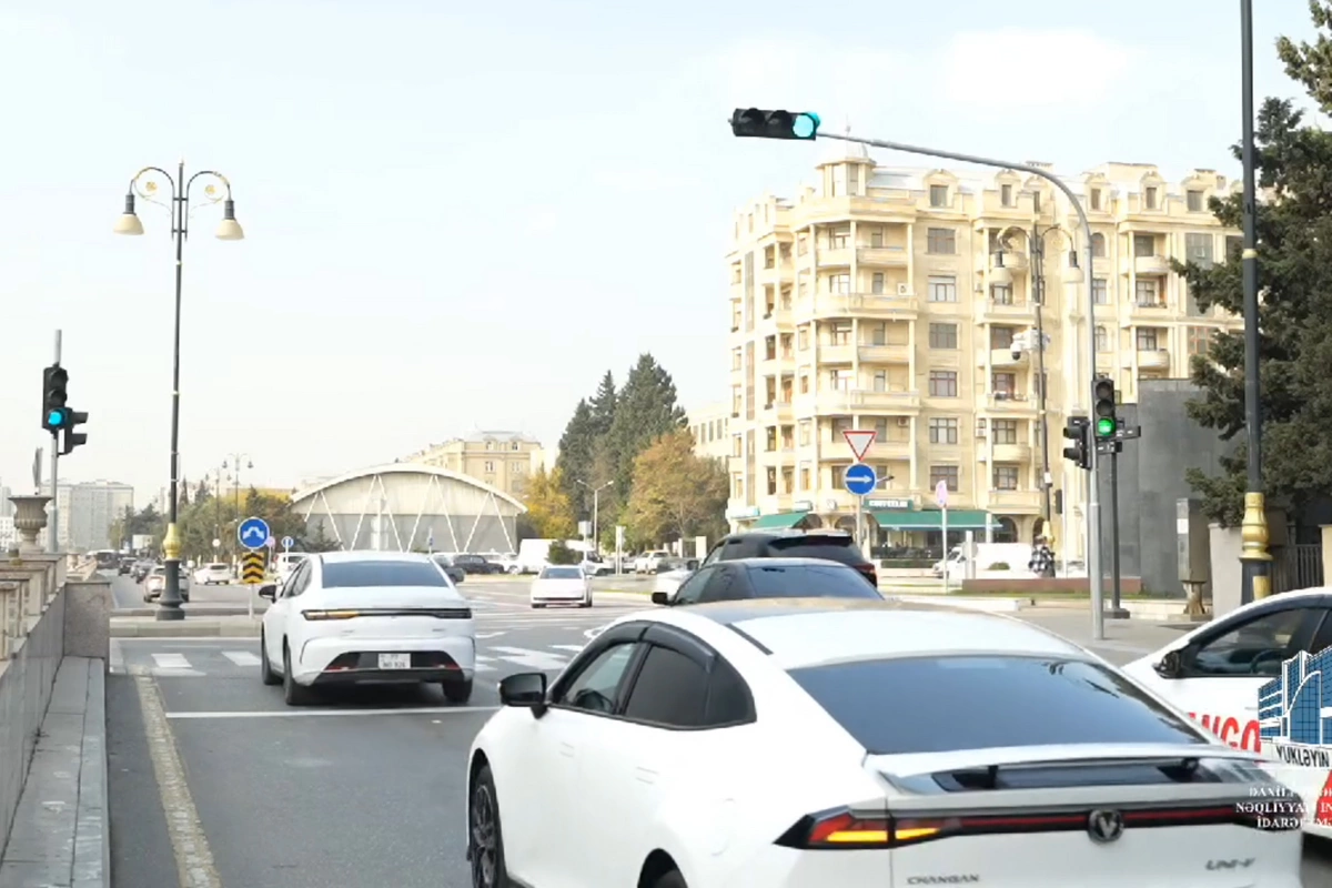 Bakıda Xoyski–Koroğlu Rəhimov kəsişməsində yeni işıqforlar quraşdırıldı