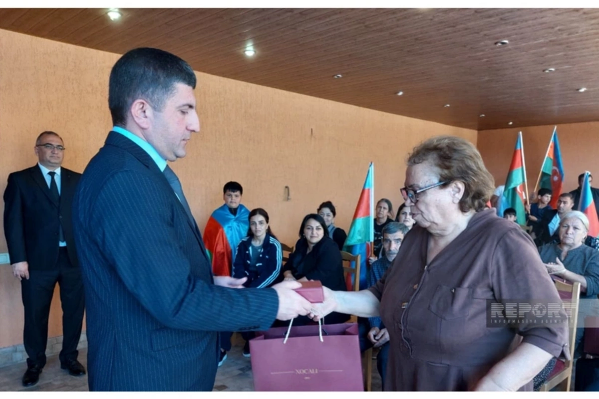Növbəti köç karvanı Ballıca kəndinə çatıb, açarlar təqdim edilib Növbəti köç karvanı Ballıca kəndinə çatıb, açarlar təqdim edilib