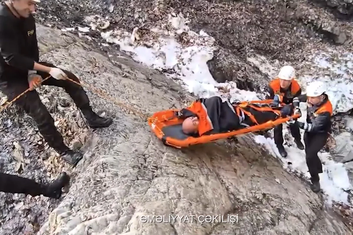 Qəbələdə dağlıq ərazidə yıxılaraq xəsarət alan 50 yaşlı kişi təxliyə olunub