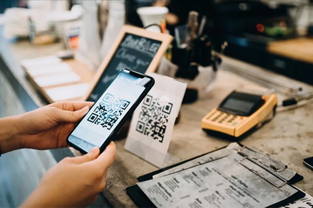 СЭБ: Граждан обманывают с помощью поддельных QR-кодов в общественных местах СЭБ: Граждан обманывают с помощью поддельных QR-кодов в общественных местах