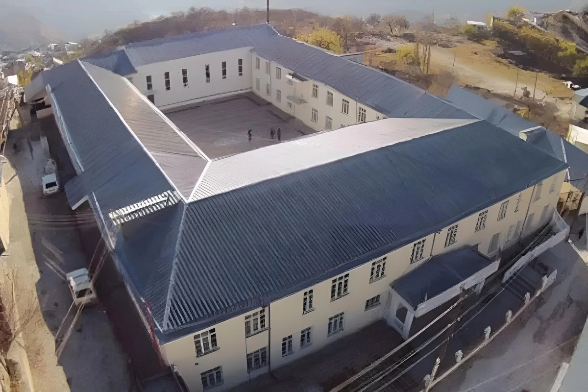 Взрослые устроили перестрелку в школе Дагестана: есть раненые