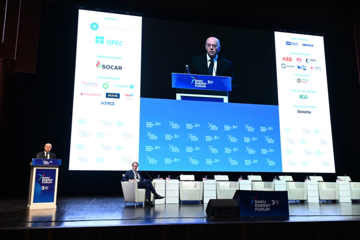 Pərviz Şahbazov: Üç günəş elektrik stansiyasının tikintisinə başlanılacaq