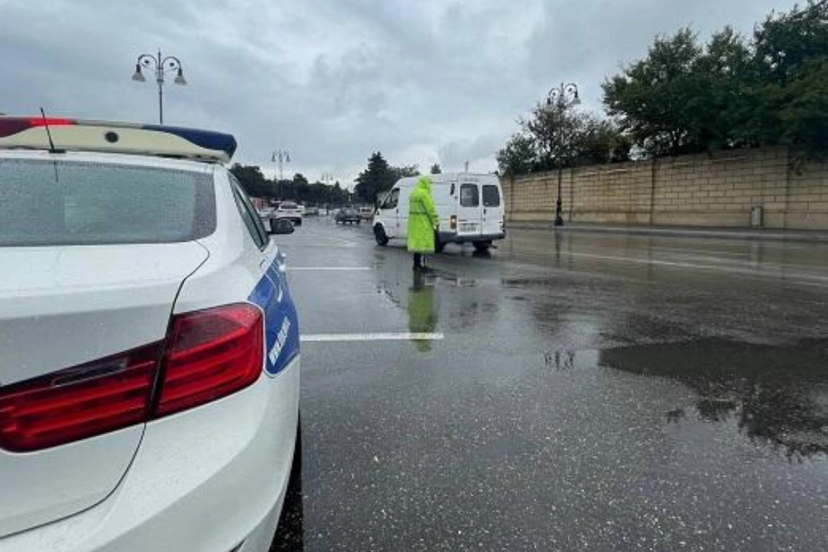 Yol polisi küləkli hava ilə bağlı sürücülərə müraciət edib