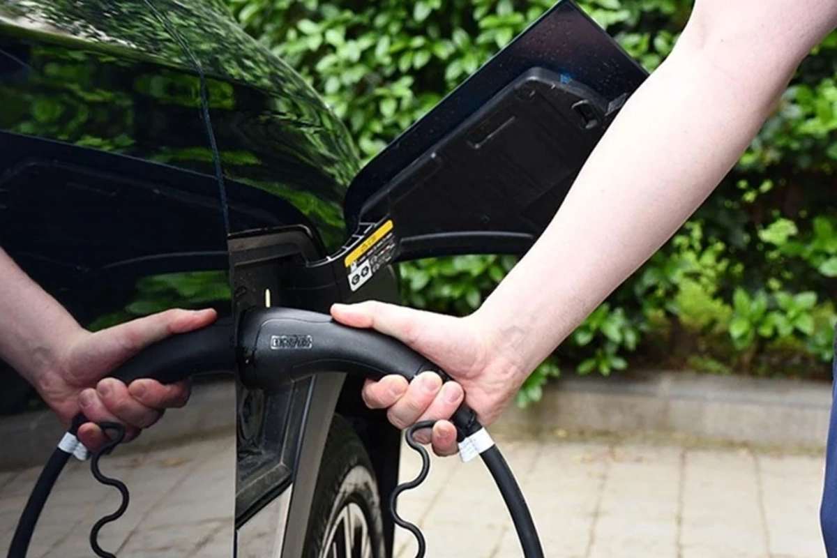 Dünyada 2025-ci ildə elektrikli avtomobil satışları rekord həddə çatdı