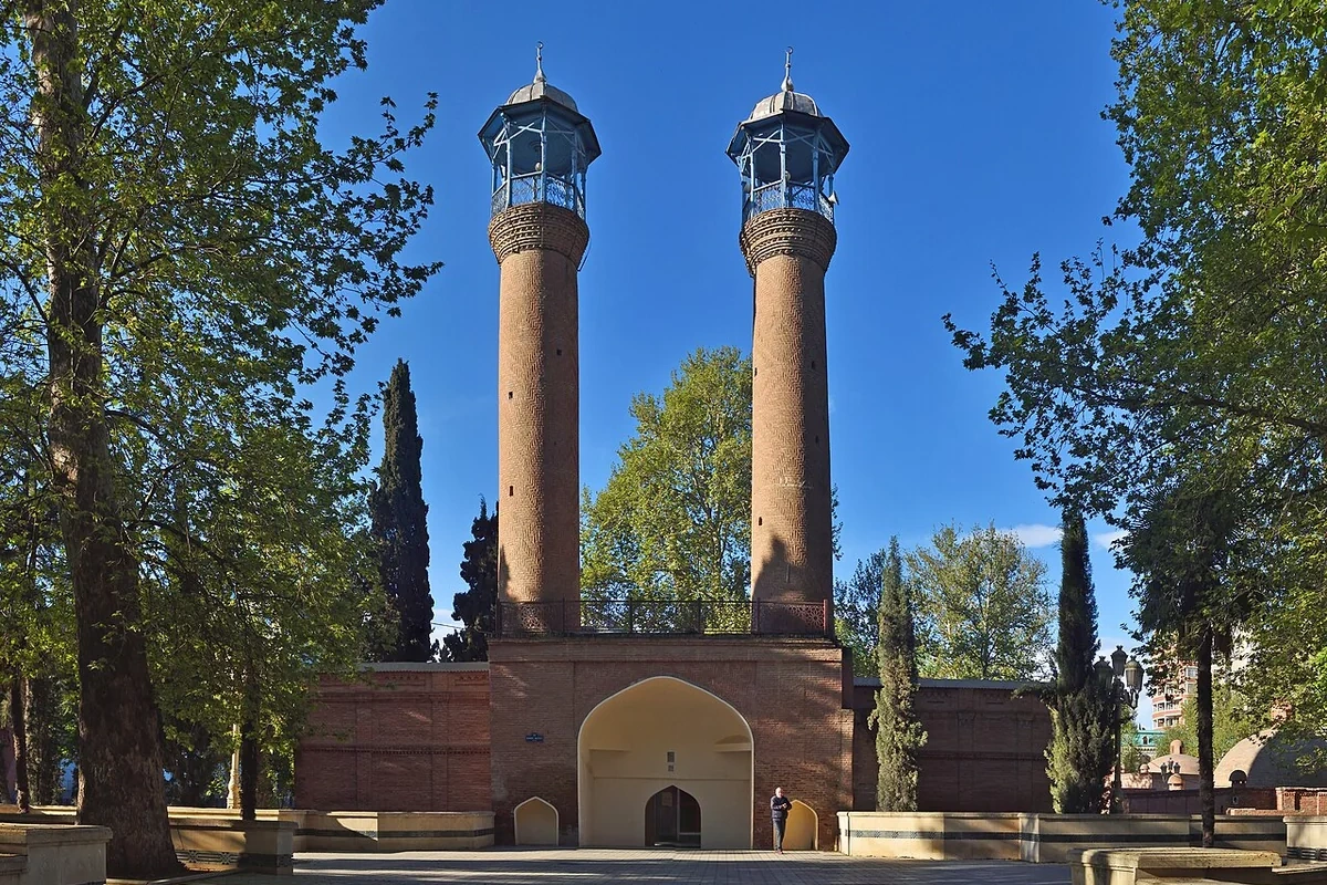 Gəncədəki Cümə məscidinin təmir-bərpasına 1,6 milyon manat vəsait ayrılıb