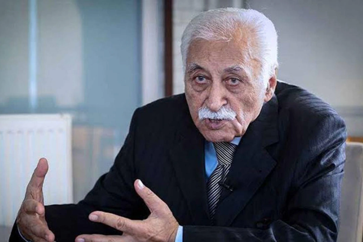 Azərbaycanəsilli şair Yavuz Bülent Bakiler vəfat edib
