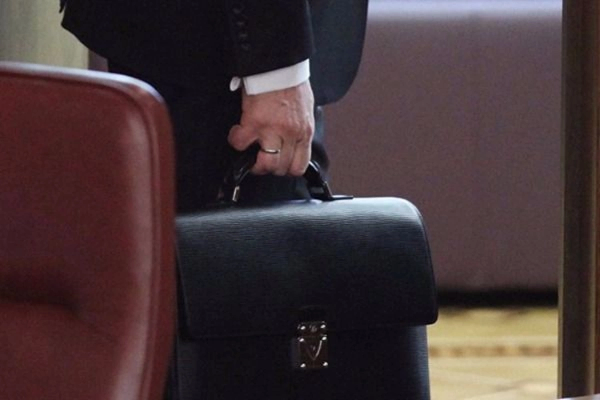 Azərbaycanda icra hakimiyyətinin 30-a yaxın əməkdaşı işdən çıxarıldı