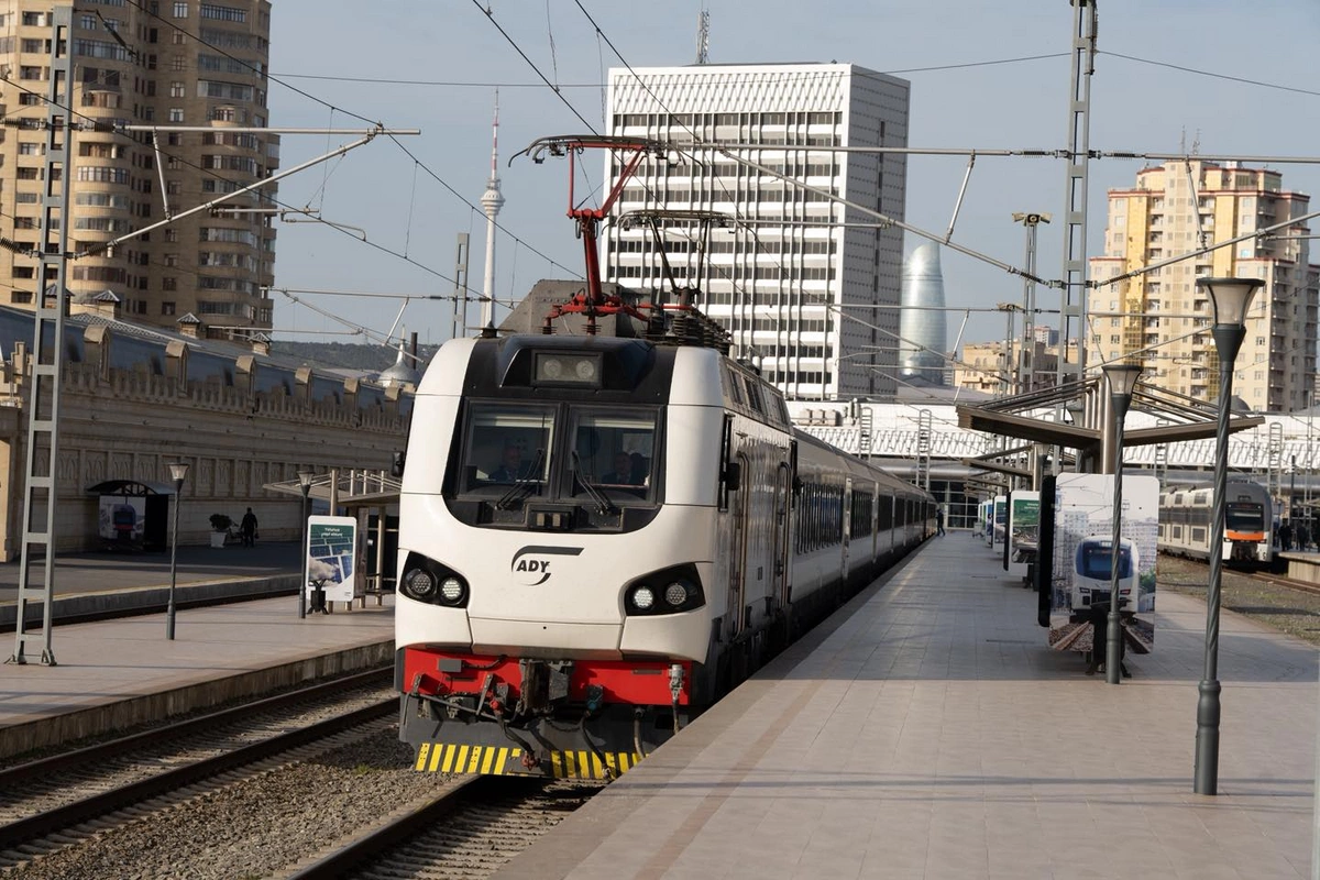 Bakı–Tbilisi–Bakı qatarında siniflər üzrə gediş QİYMƏTLƏRİ - 180 manat