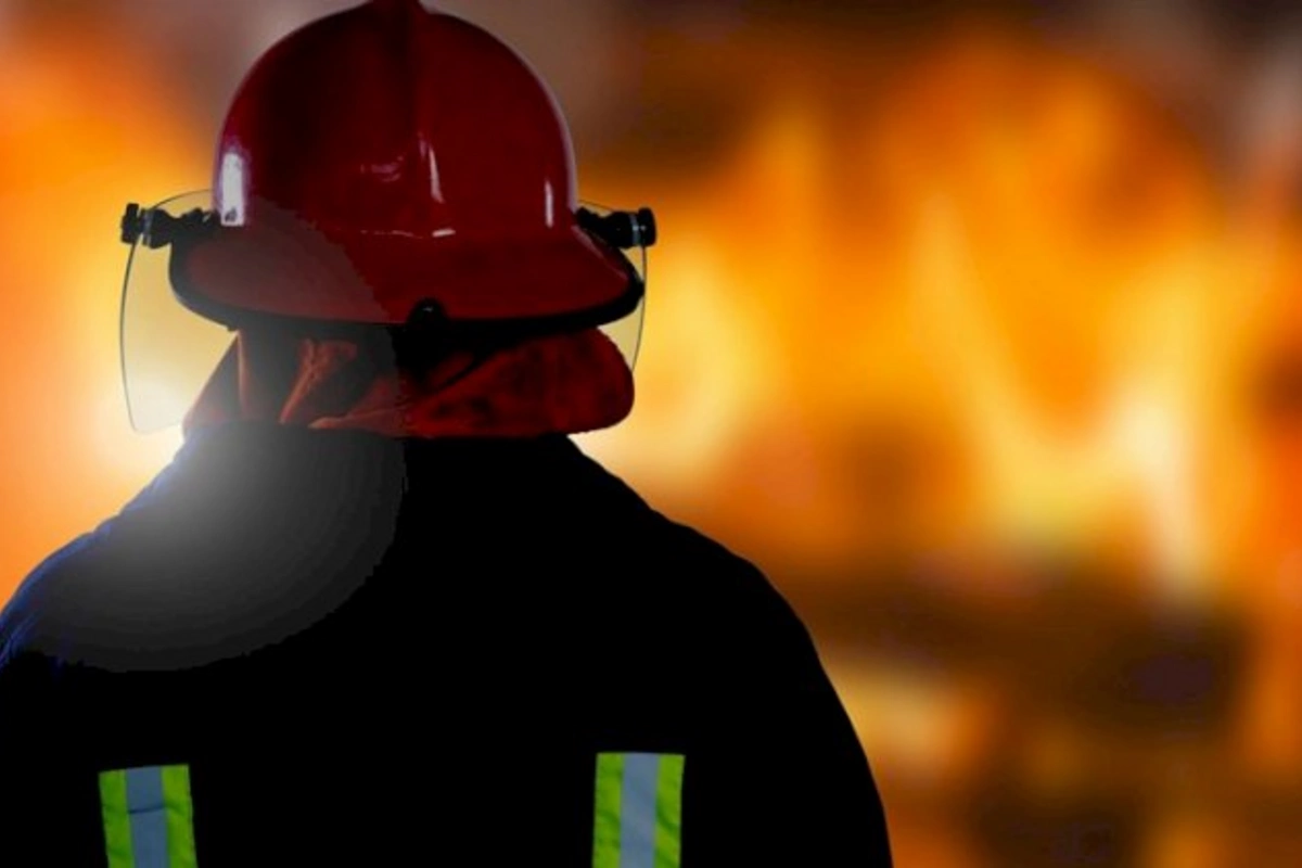 Yaşayış binasının qarajında yanğın - Zəhərlənənlər var