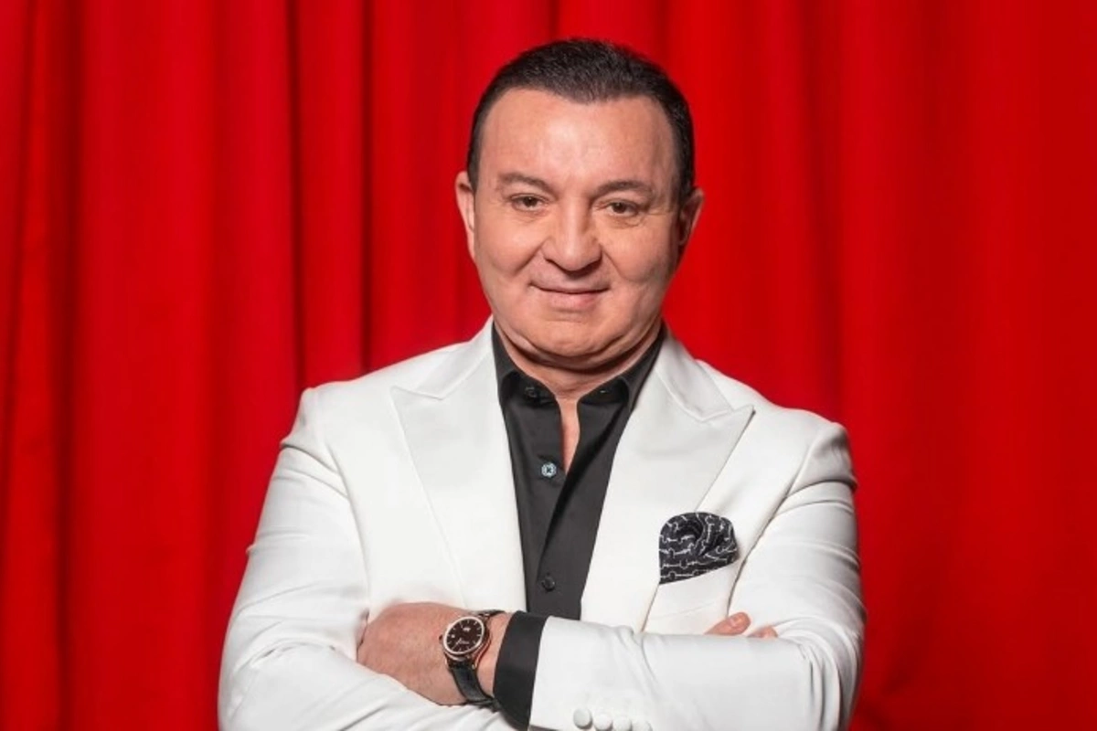 Vasif buna görə bağını satıb