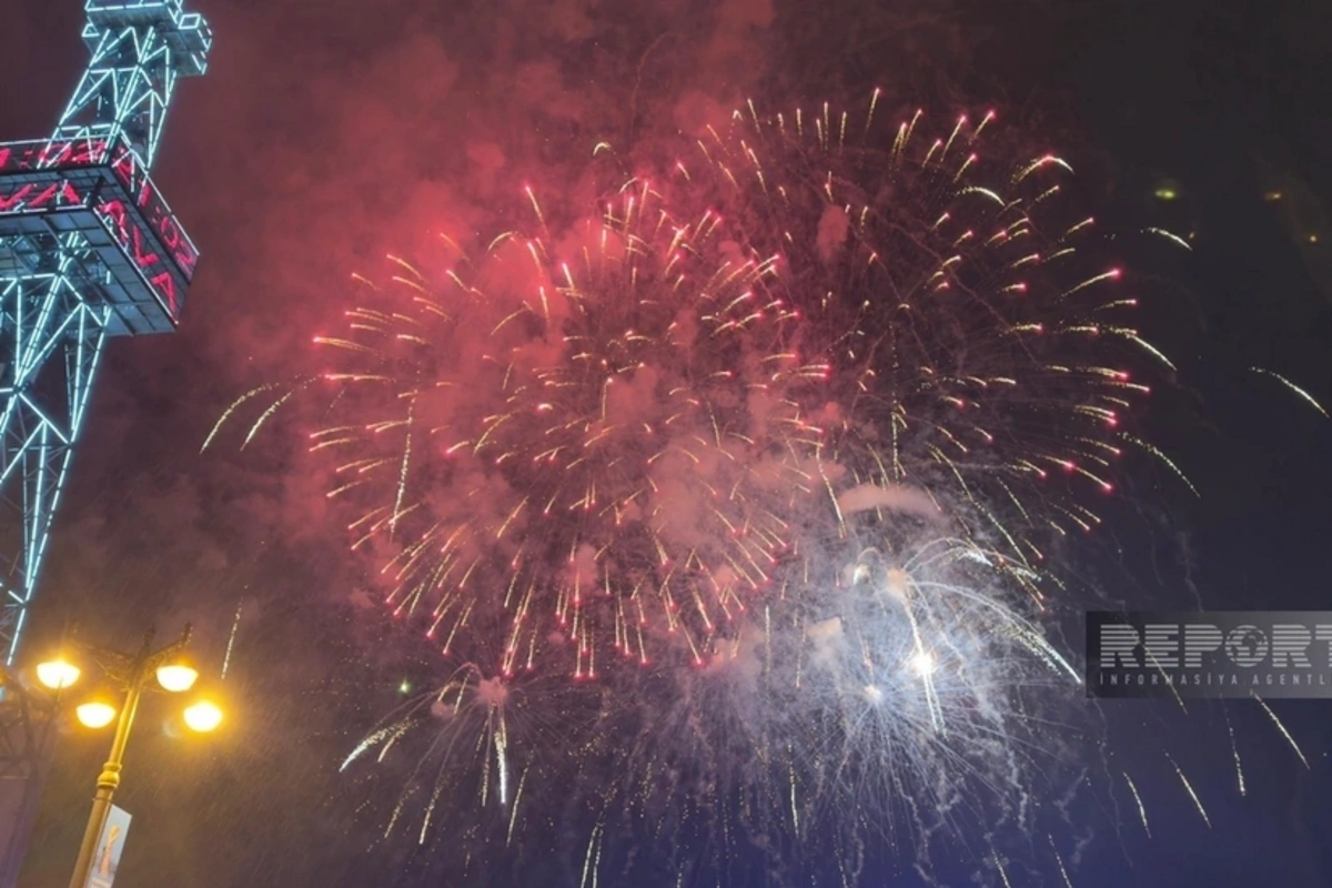 Bakıda Zəfər Günü ilə bağlı atəşfəşanlıq keçirilib