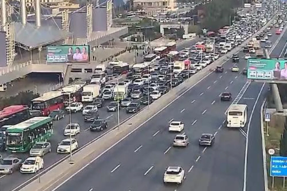 Paytaxtda 15 yolda tıxac var