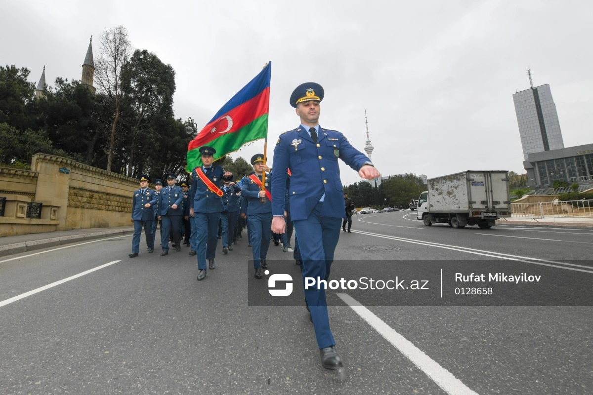 Bakıda Zəfər yürüşləri keçirildi