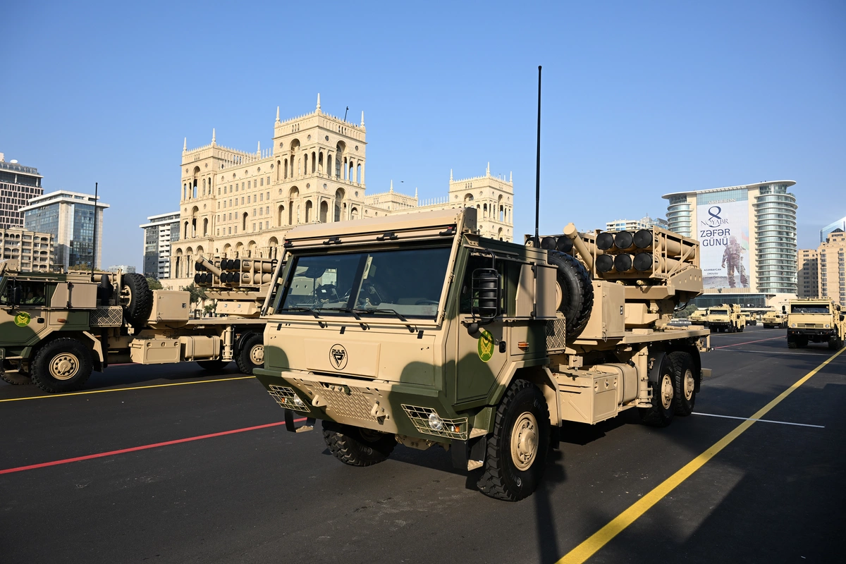 Bakıda hərbi paradda nümayiş etdirilən müasir texnikalar - SİYAHI