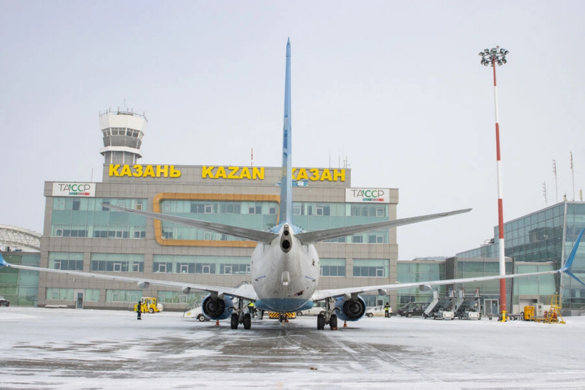 Kazan hava limanında məhdudiyyətlərə görə bir neçə reys təxirə salınıb Kazan hava limanında məhdudiyyətlərə görə bir neçə reys təxirə salınıb
