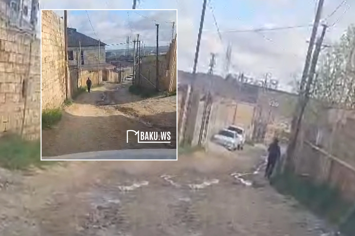 Abşeronda sakinlər çıxılmaz vəziyyətdə: Kanalizasiya partladı, küçə keçilməz oldu