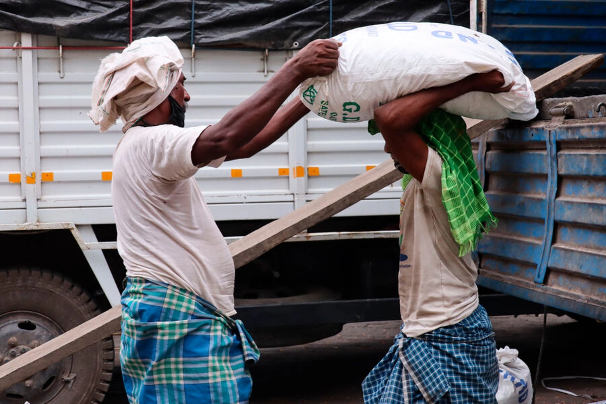 Rusiyada Asiya ölkələrindən olan işçilərin sayı kəskin artıb