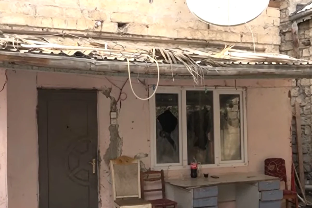 Kirayəçi və ev sahibi arasında qalmaqal: Beş qadın hücum çəkdi