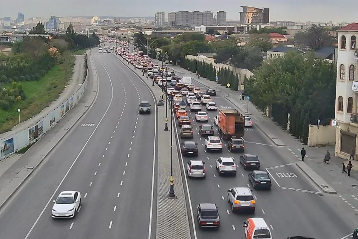 Bakıda bu yollarda nəqliyyatın sıxlığı yaranıb