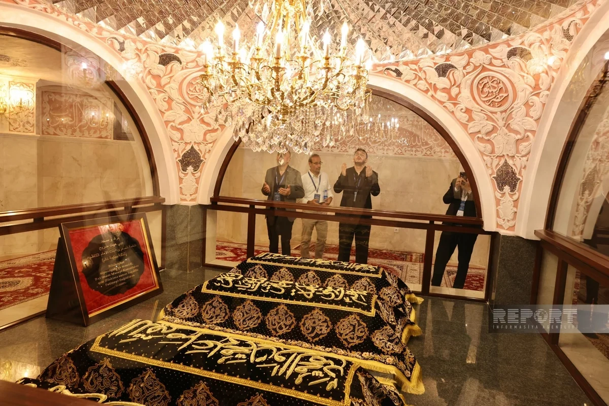 Türkiyə, Gürcüstan və İraqın azərbaycanlı din xadimləri Bibiheybət məscidini ziyarət edib