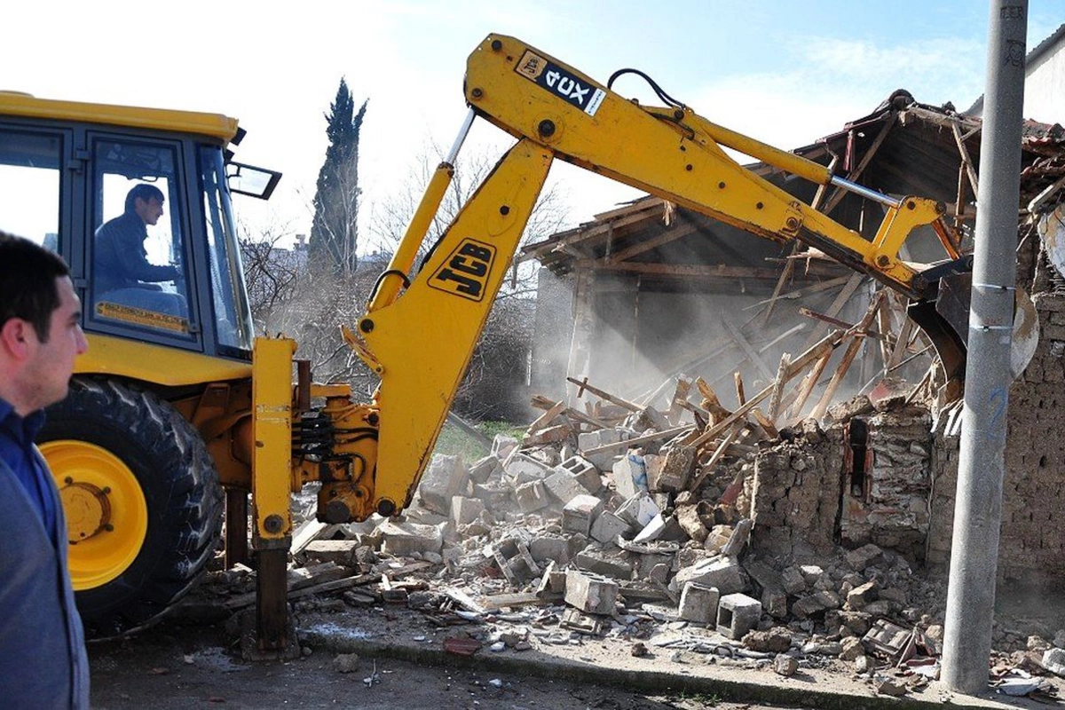 Снос домов в Баку: кто получит выплаты, а кто - квартиры?