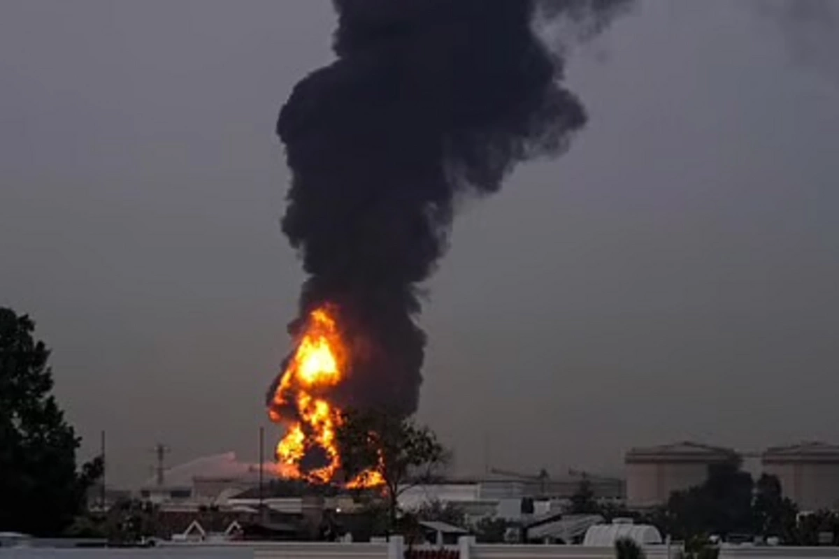 Küveytdə neft emalı zavodunda PUA hücumu - Yanğın baş verib