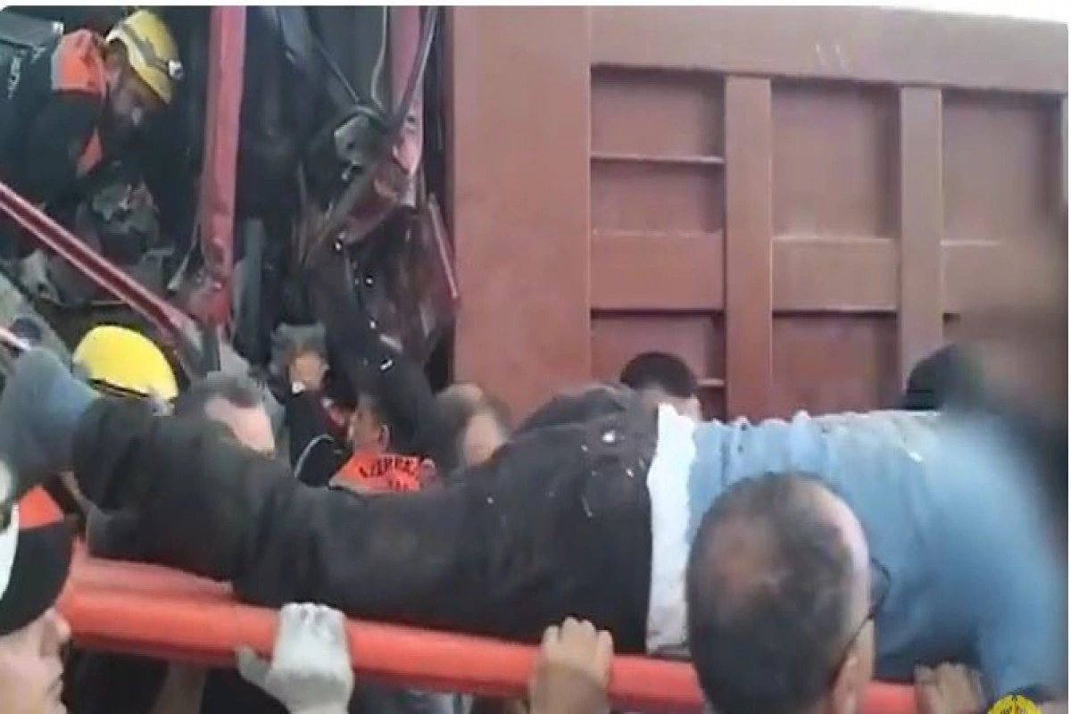 Balaxanıda ağır QƏZA: Xilasedicilər cəlb ediliblər Balaxanıda ağır QƏZA: Xilasedicilər cəlb ediliblər