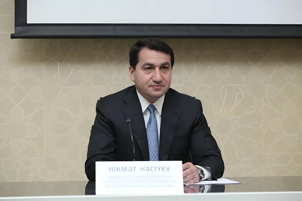 Помощник президента: Армения должна извиниться перед Азербайджаном за свои зверства