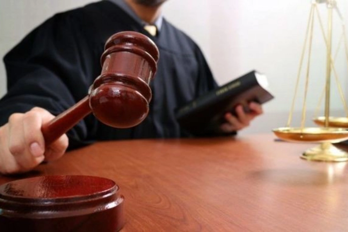 Məhkəmə anasına qarşı sərt davranan övladı miras payından məhrum edib
