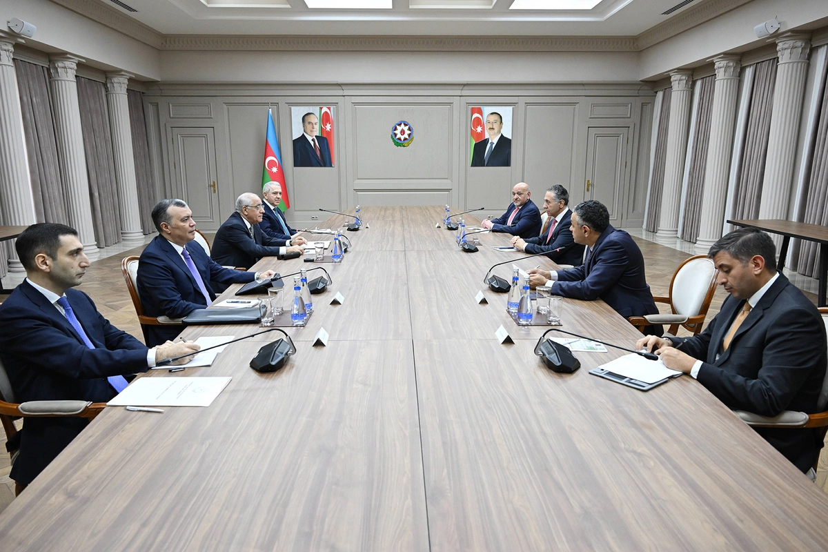 Əli Əsədov iordaniyalı nazirlə ikitərəfli əməkdaşlığın genişləndirilməsini müzakirə edib