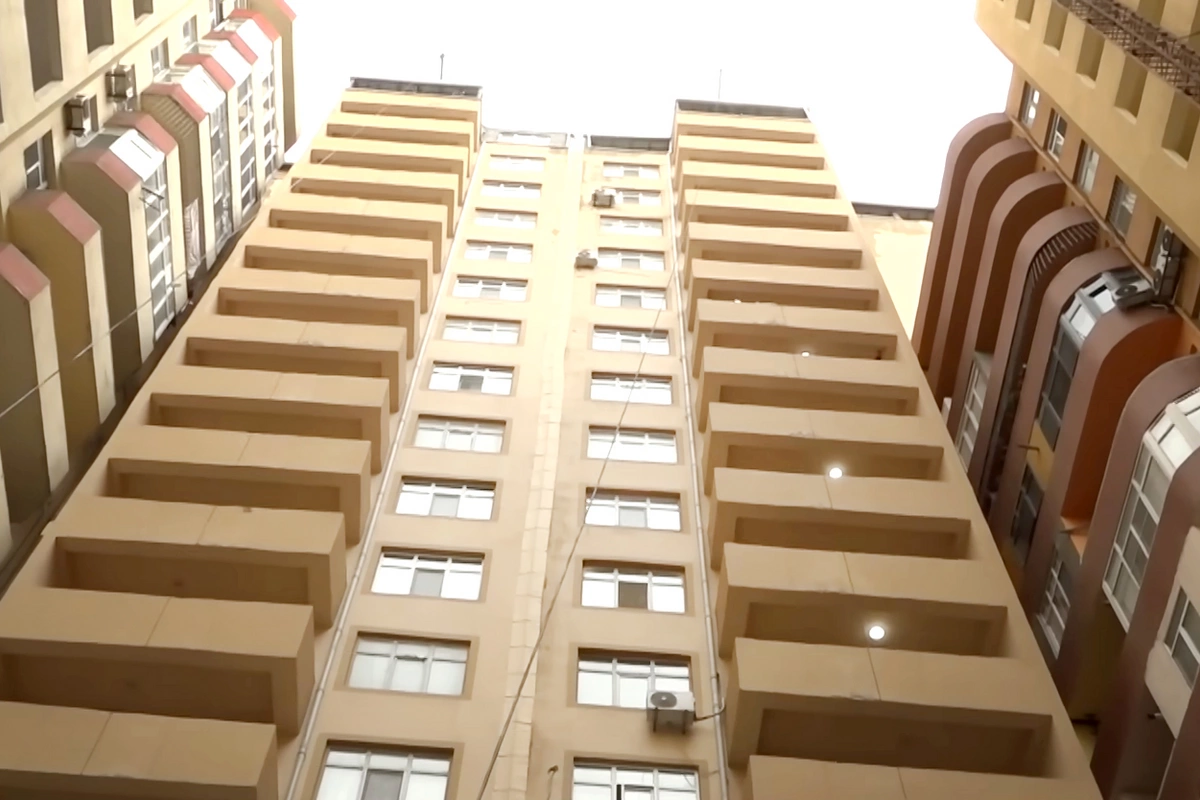 Взяли кредит на жилье, но жить невозможно - судьба проблемной многоэтажки в Хырдалане