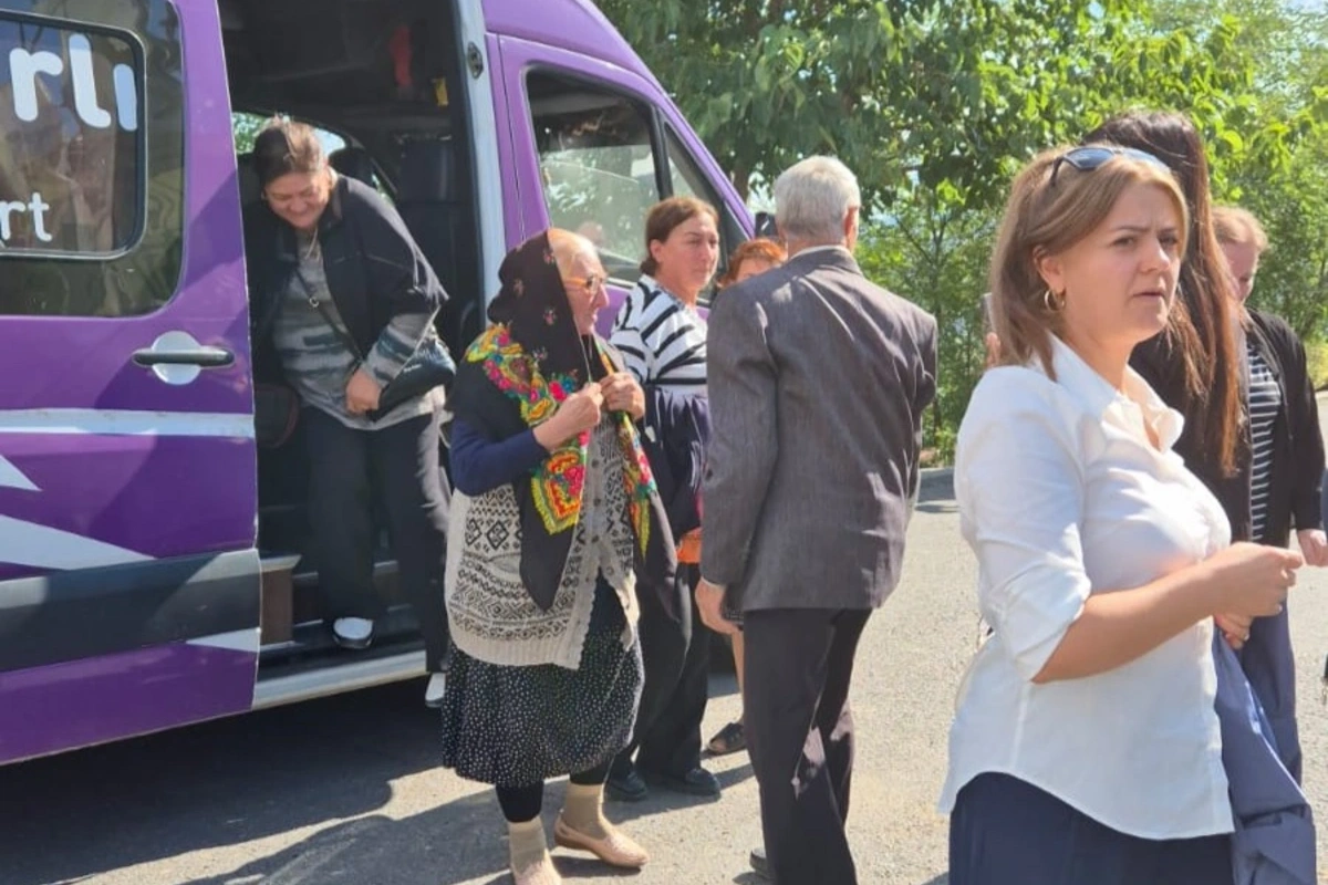 Növbəti köç Laçına çatıb, açarlar sakinlərə tədqim olunub