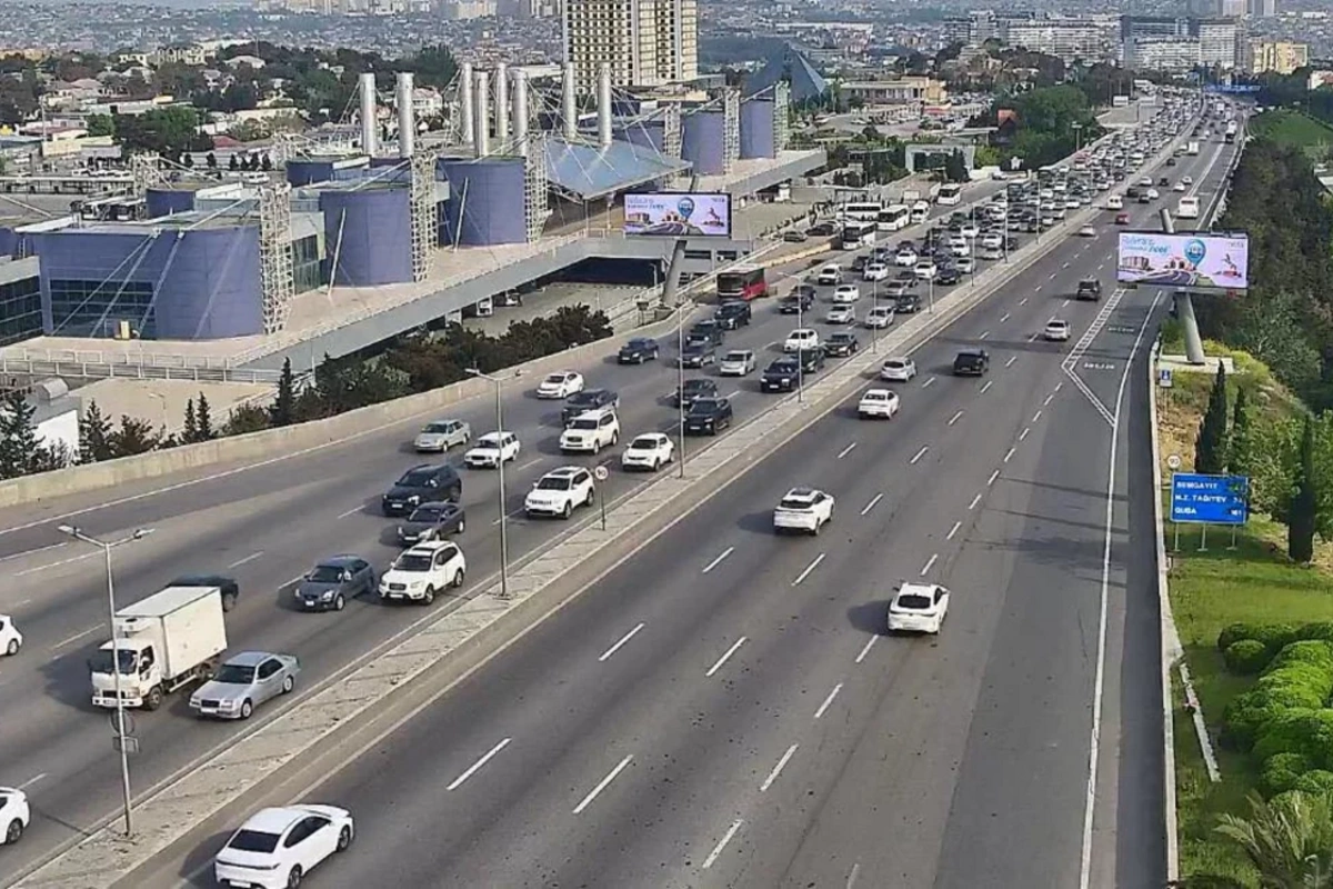 Bakının bəzi yollarında sıxlıq müşahidə olunur
