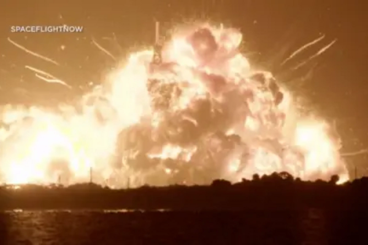 Milyarder Ceff Bezosun raketi sınaq zamanı partladı - ANBAAN VİDEO
