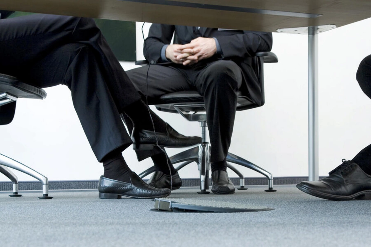Doctor explained why you shouldn't sit with leg over leg