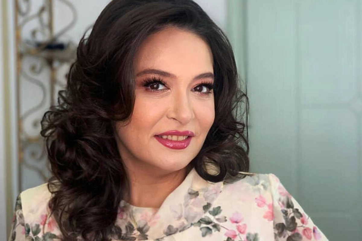 Mehriban Xanlarova teatrdakı işindən çıxır