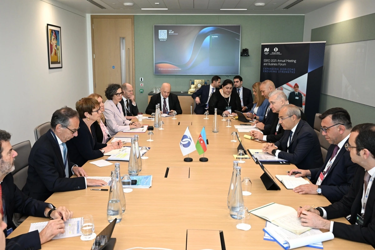 Mikail Jabbarov discussed green energy projects with the EBRD president
