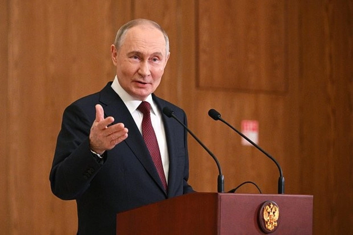Putin daxili bazar üçün yanacaq təchizatı ilə bağlı müşavirə keçirib