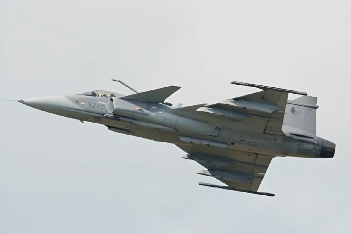Украина получит 16 истребителей Gripen от Швеции