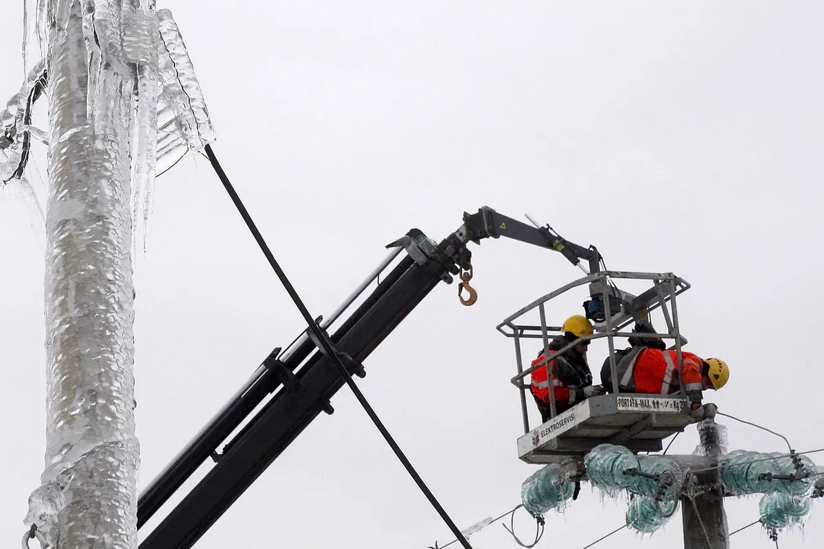 Slovakiya Ukraynaya təcili elektrik tədarükünü dayandırır