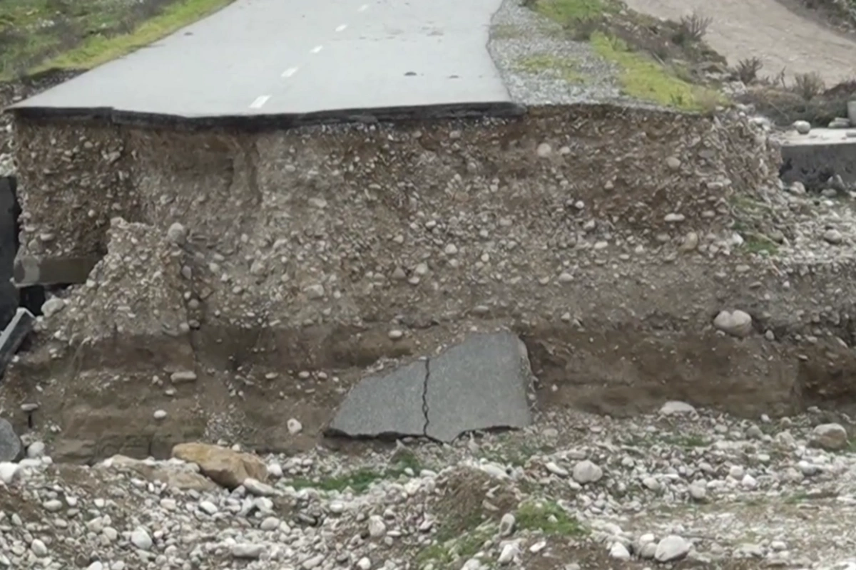Şabranda yol problemi: Uçan körpü nə vaxt bərpa olunacaq?