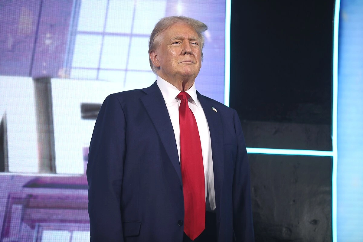 Трамп: США перебросили крупные силы к Ирану и готовятся к любому сценарию